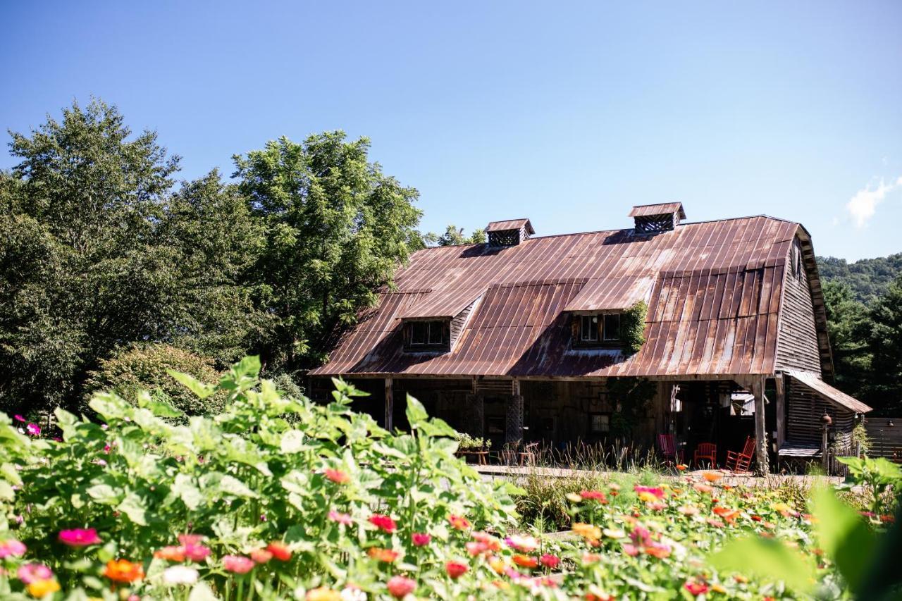 The Mast Farm Inn Valle Crucis Exterior photo