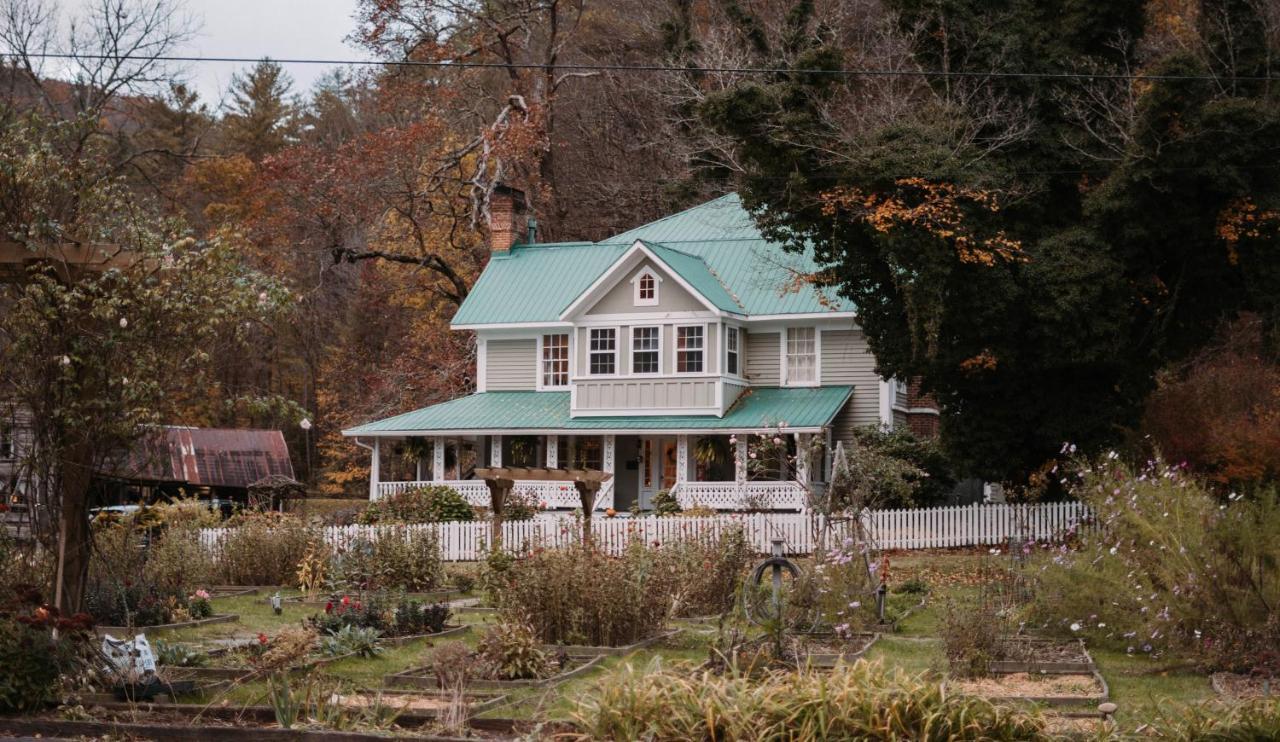 The Mast Farm Inn Valle Crucis Exterior photo