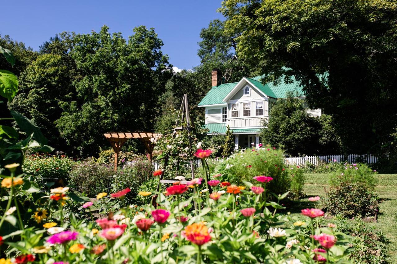 The Mast Farm Inn Valle Crucis Exterior photo